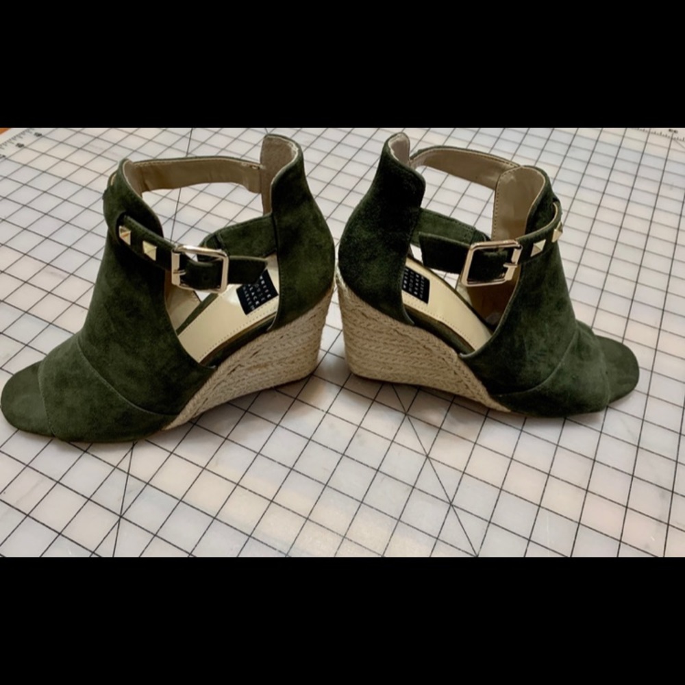 White House Black Market Green Wedge Sandals with Ankle Strap and Cut-Out Design